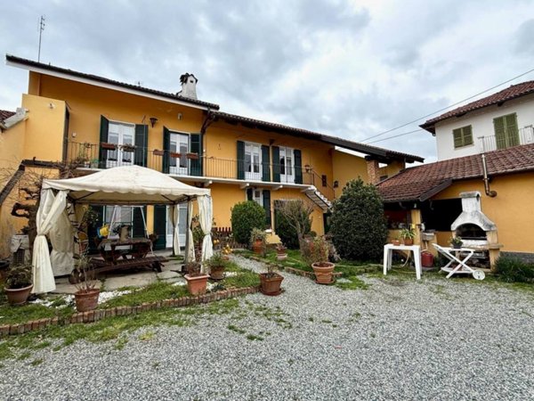 casa indipendente in vendita a Carmagnola in zona San Michele
