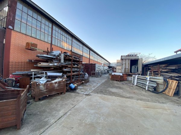 capannone in vendita a Carmagnola in zona Tuninetti