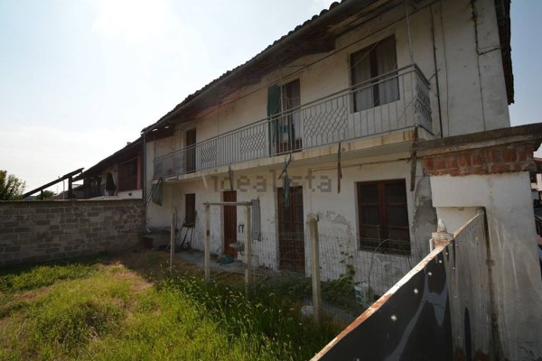 casa indipendente in vendita a Carmagnola in zona Motta