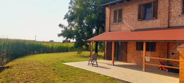 casa indipendente in vendita a Carmagnola