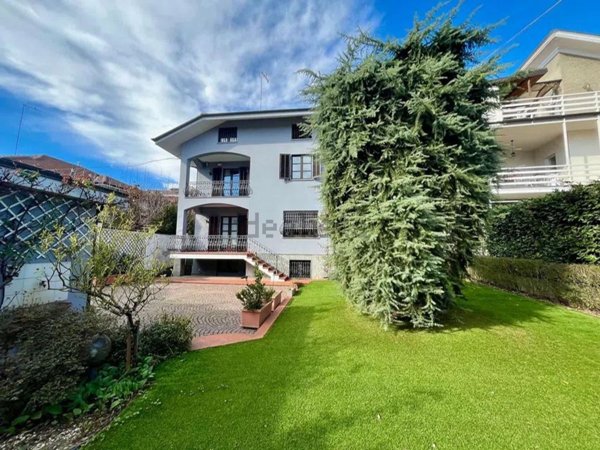 casa indipendente in vendita a Carmagnola