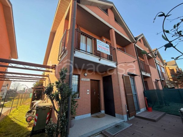 casa indipendente in vendita a Carmagnola in zona San Michele