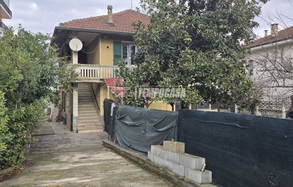 casa indipendente in vendita a Carmagnola