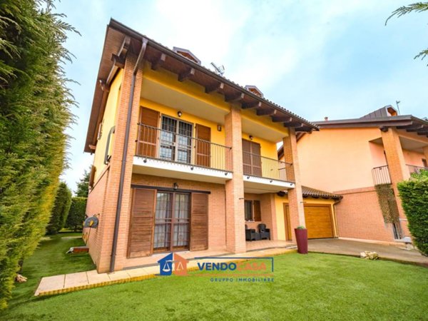 casa indipendente in vendita a Carmagnola