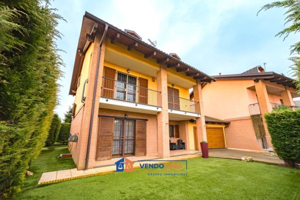 casa indipendente in vendita a Carmagnola