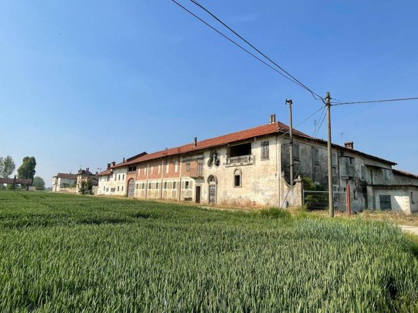 casale in vendita a Carmagnola