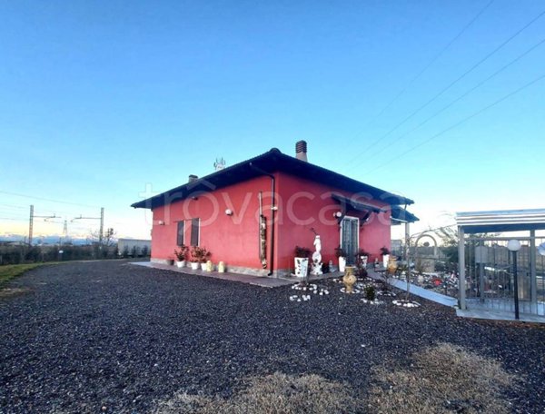 casa indipendente in vendita a Carmagnola