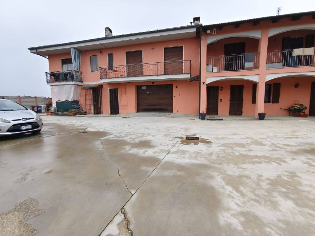 appartamento in vendita a Carmagnola in zona San Bernardo