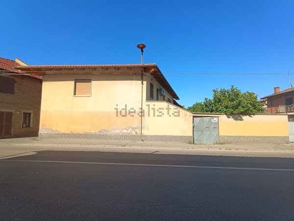 casa indipendente in vendita a Carmagnola in zona Salasio