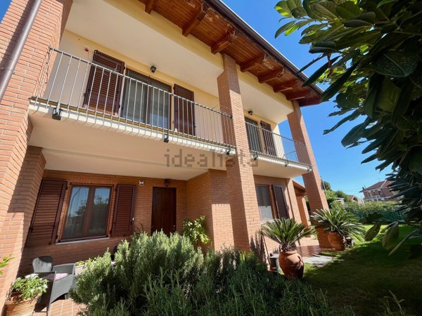 casa indipendente in vendita a Carmagnola