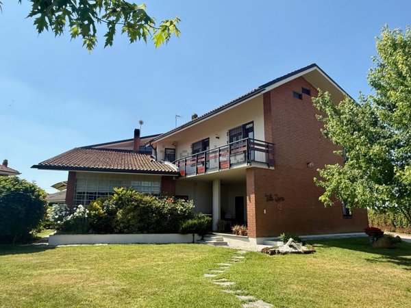 casa indipendente in vendita a Carmagnola