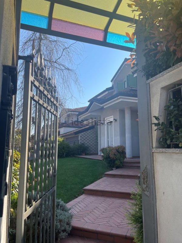 casa indipendente in vendita a Carmagnola in zona San Giovanni