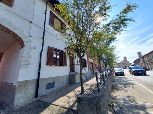 casa indipendente in vendita a Carmagnola in zona San Bernardo