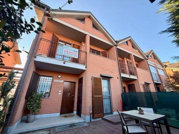 casa indipendente in vendita a Carmagnola in zona San Michele