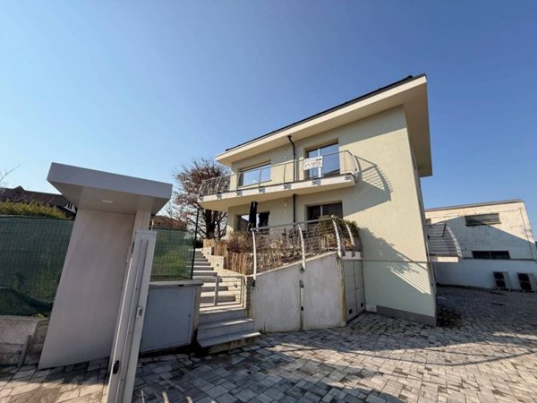 casa indipendente in vendita a Carmagnola