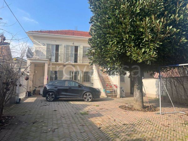 casa indipendente in vendita a Carmagnola in zona San Bernardo