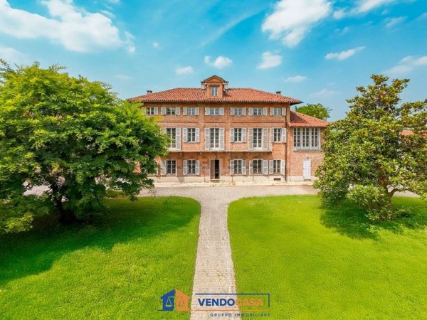 casale in vendita a Carmagnola in zona Oselle