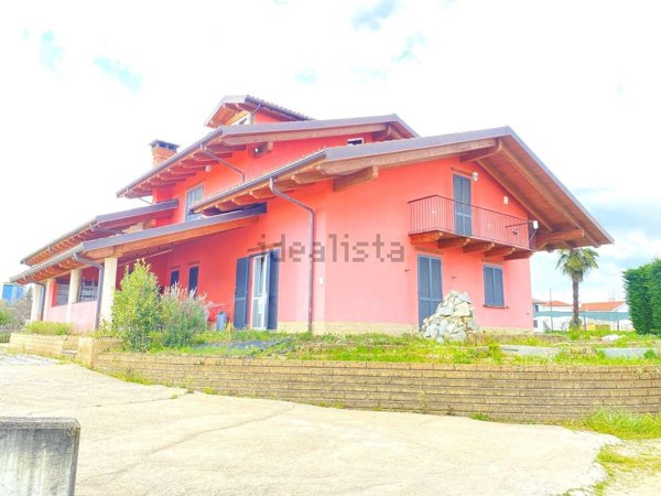 casa indipendente in vendita a Carmagnola