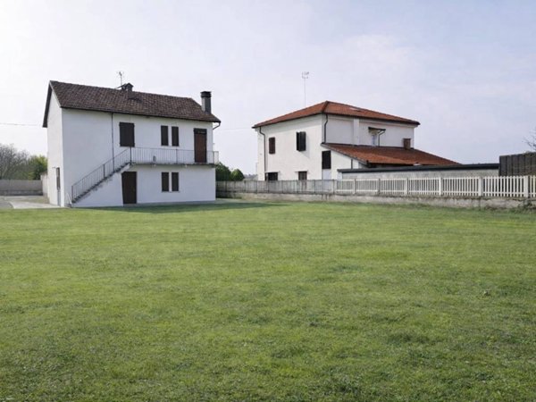 casa indipendente in vendita a Carmagnola