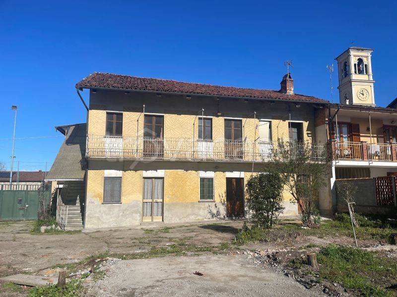casa indipendente in vendita a Carmagnola in zona Salasio