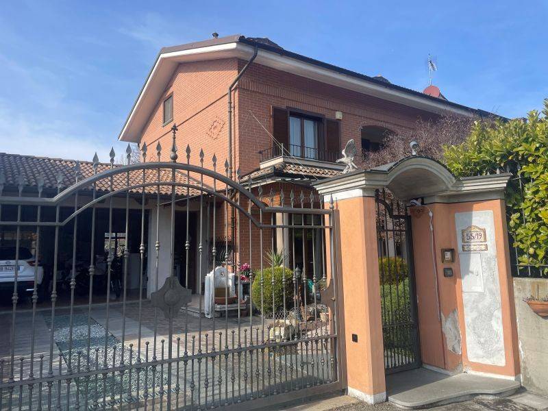 casa indipendente in vendita a Carmagnola