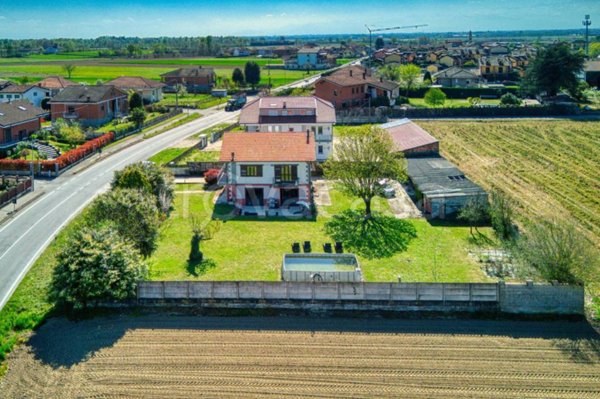 casa indipendente in vendita a Carmagnola