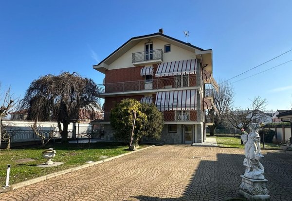 casa indipendente in vendita a Carmagnola