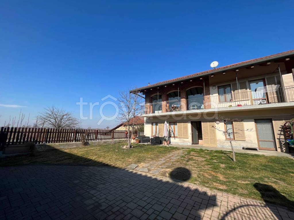 casa indipendente in vendita a Carmagnola in zona San Michele