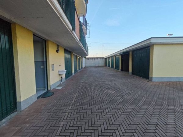 negozio in vendita a Carmagnola