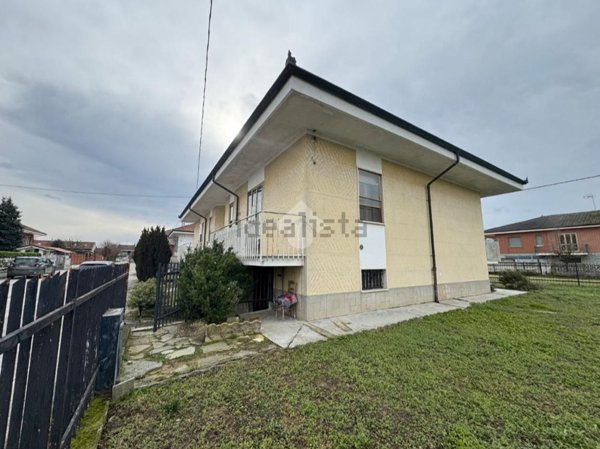 appartamento in vendita a Carmagnola in zona Tuninetti