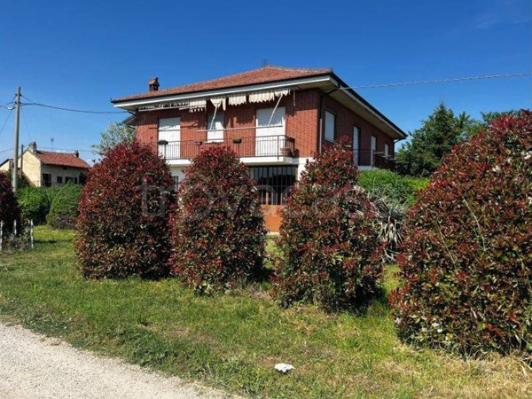 casa indipendente in vendita a Carmagnola in zona Tuninetti