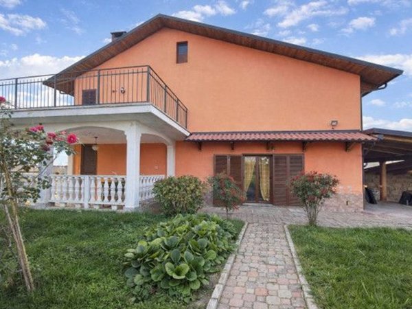 casa indipendente in vendita a Carmagnola