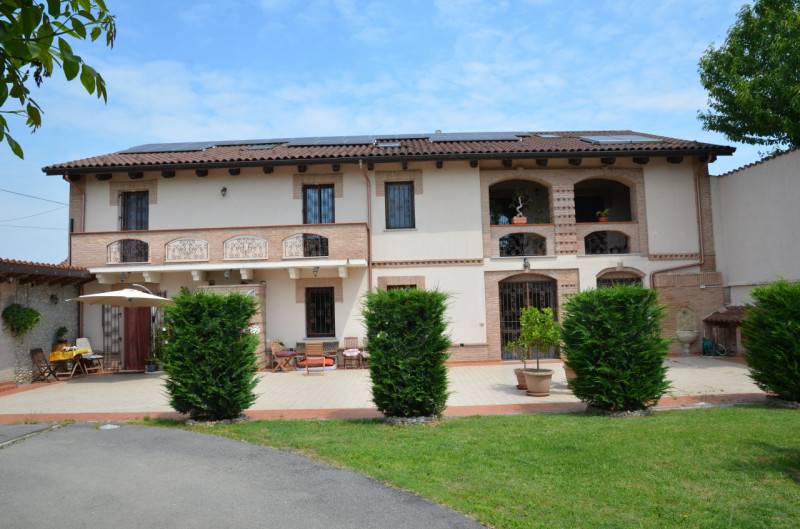 casa indipendente in vendita a Carmagnola in zona Motta