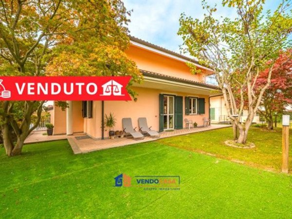 casa indipendente in vendita a Carmagnola in zona San Giovanni