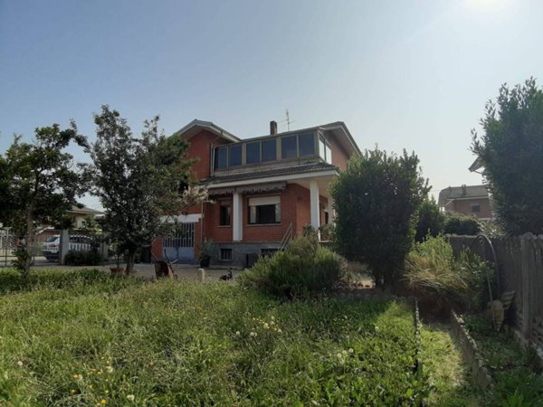 casa indipendente in vendita a Carmagnola in zona San Giovanni