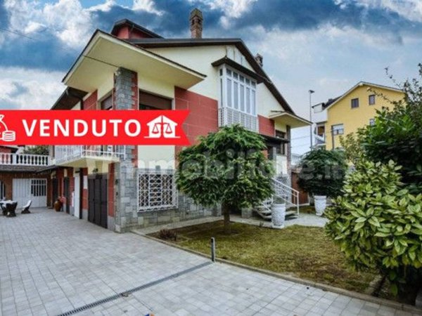 casa indipendente in vendita a Carmagnola in zona San Bernardo