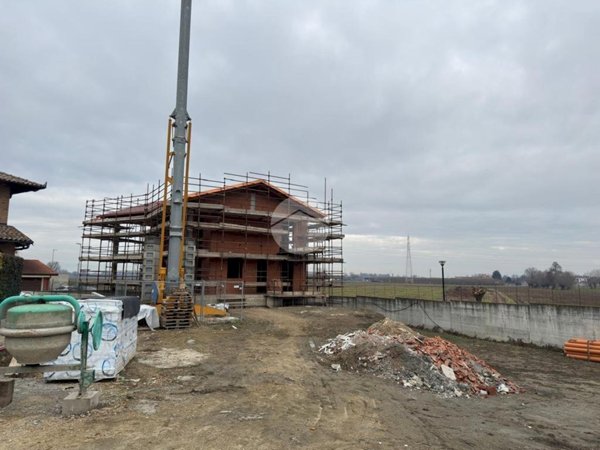 casa indipendente in vendita a Carmagnola in zona San Bernardo