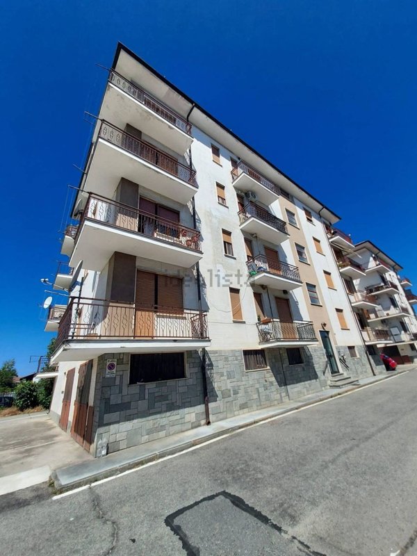 appartamento in vendita a Carmagnola in zona San Bernardo