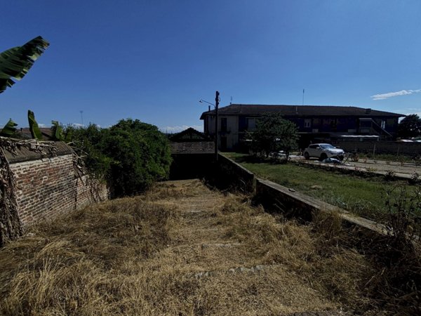 casa indipendente in vendita a Carmagnola in zona Casanova
