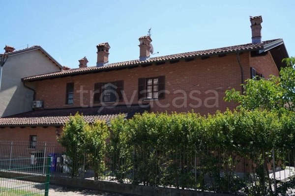 casa indipendente in vendita a Carmagnola in zona Salasio
