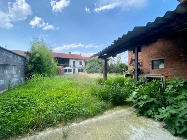 casa indipendente in vendita a Carmagnola in zona Oselle