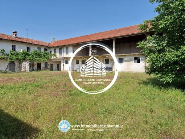 esavano in vendita a Carmagnola in zona San Giovanni