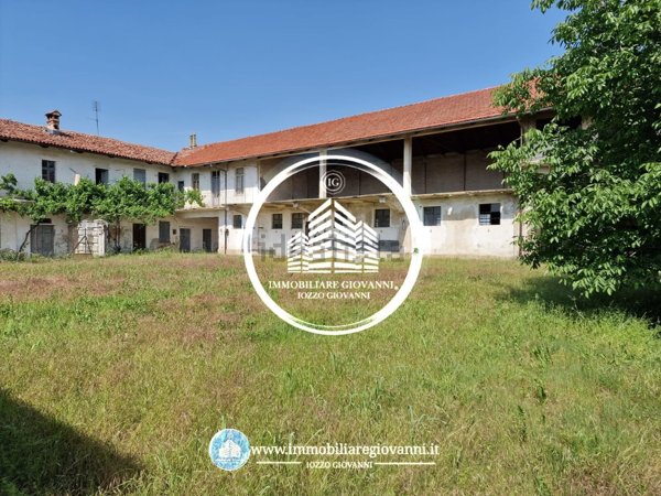 esavano in vendita a Carmagnola in zona San Giovanni
