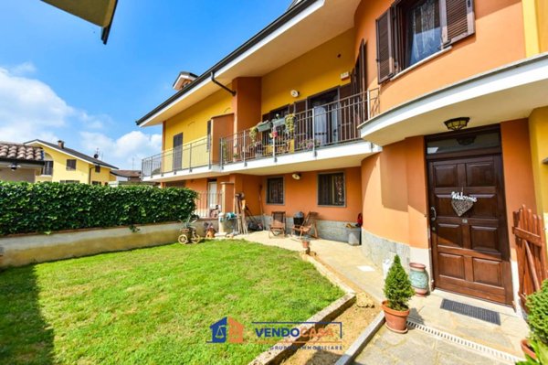 casa indipendente in vendita a Carmagnola in zona Cavalleri