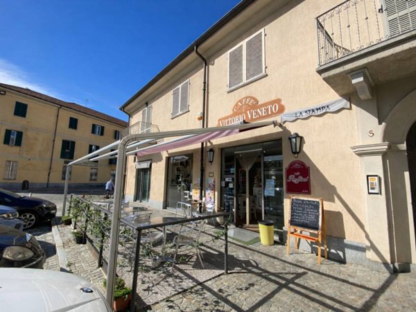 negozio in vendita a Carmagnola in zona Cavalleri