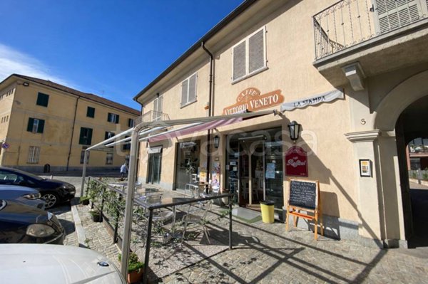 negozio in vendita a Carmagnola in zona Cavalleri