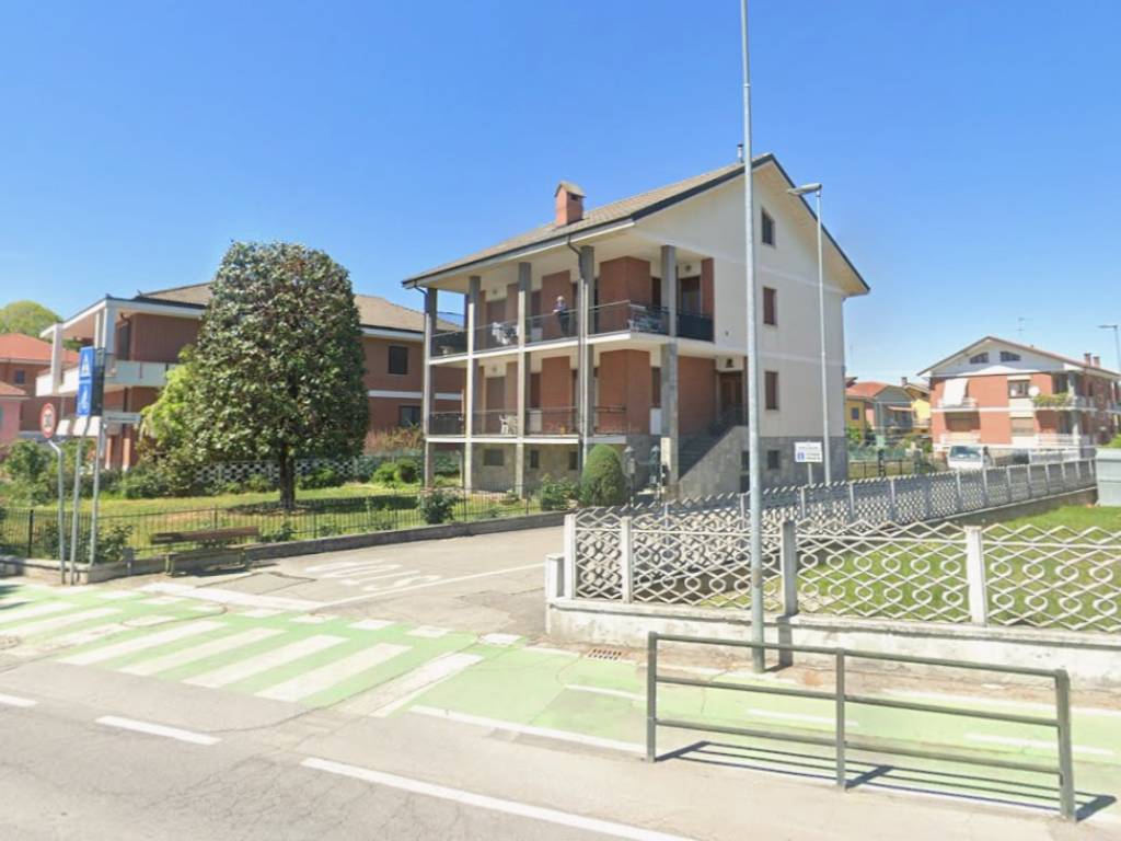casa indipendente in vendita a Carmagnola in zona San Bernardo