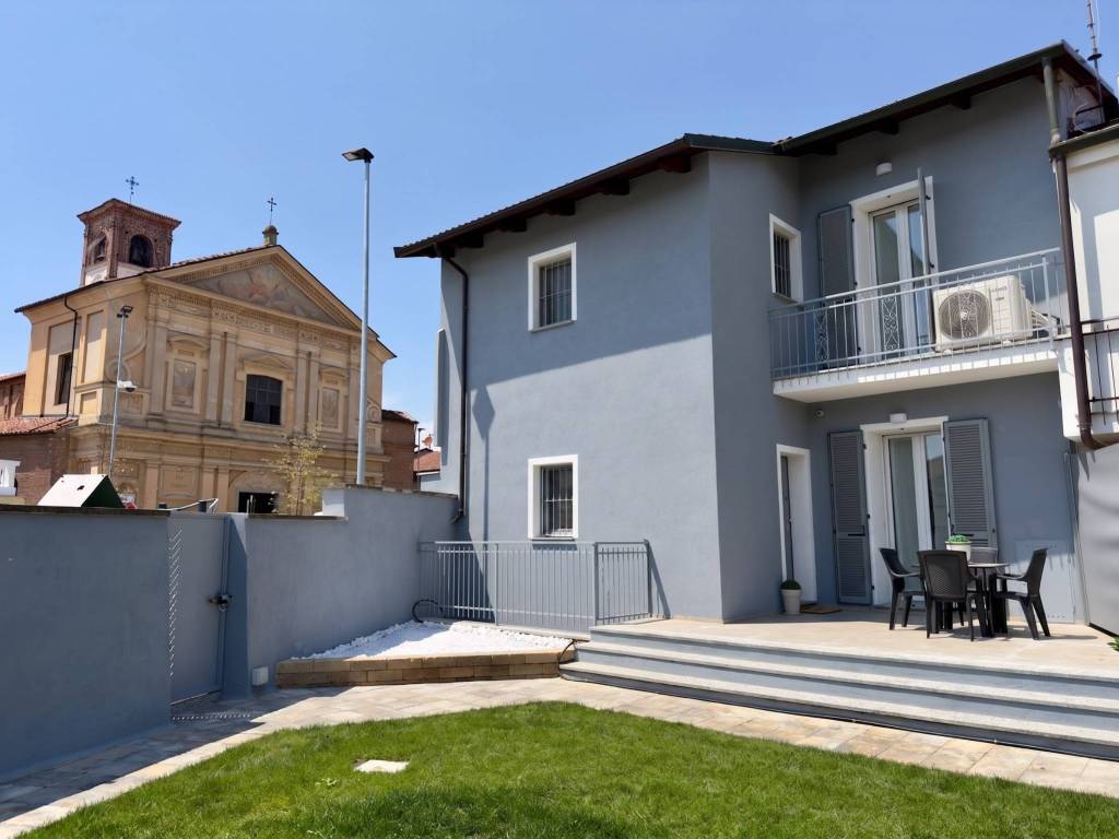 casa indipendente in vendita a Carmagnola in zona San Bernardo