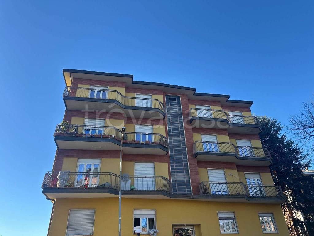 appartamento in vendita a Carmagnola in zona Cavalleri