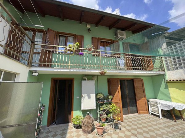 casa indipendente in vendita a Carmagnola in zona San Bernardo